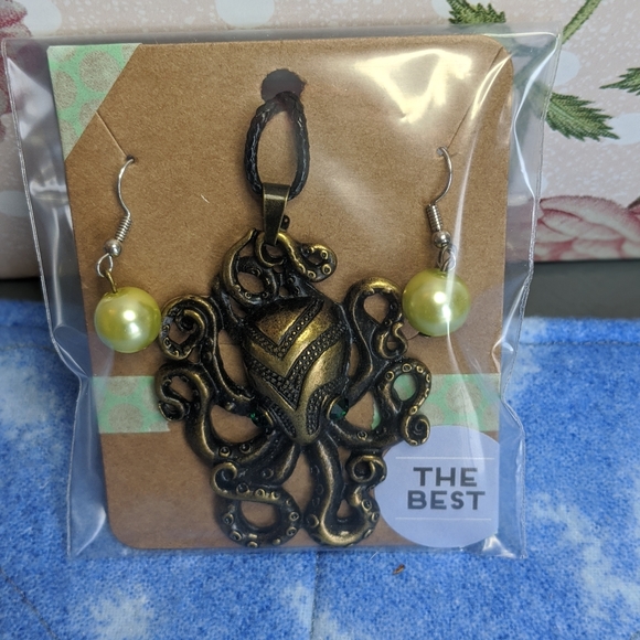 Jewelry - Picture 3 of 4